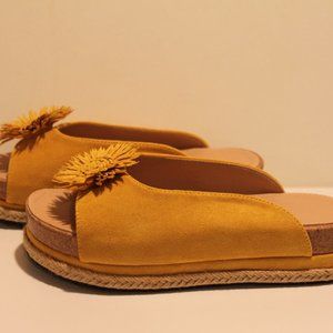 Women's Sandal Size 7 Yellow Color